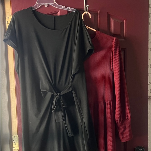 Elegant Black and Red Women's Dress Set - Picture 2 of 13